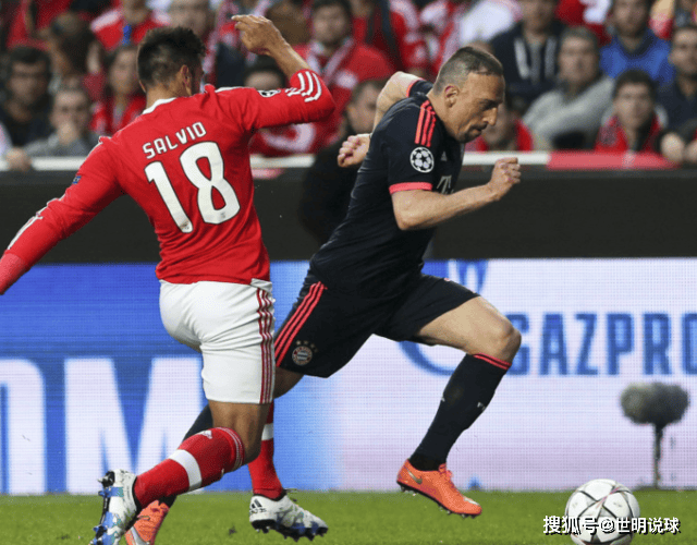 开云-从拜仁球迷欢呼到今夜托特纳姆备战德甲，本菲卡今晨单刀错失(拜仁对狼堡完整版)